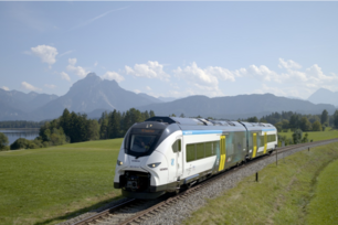 Wasserstoffzug Mireo Plus H von Siemens Mobility auf dem Weg von Füssen nach Buchloe